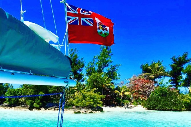Private Catamaran Swim sail snorkel cliff jumping SUP - Snorkeling in a quiet cove