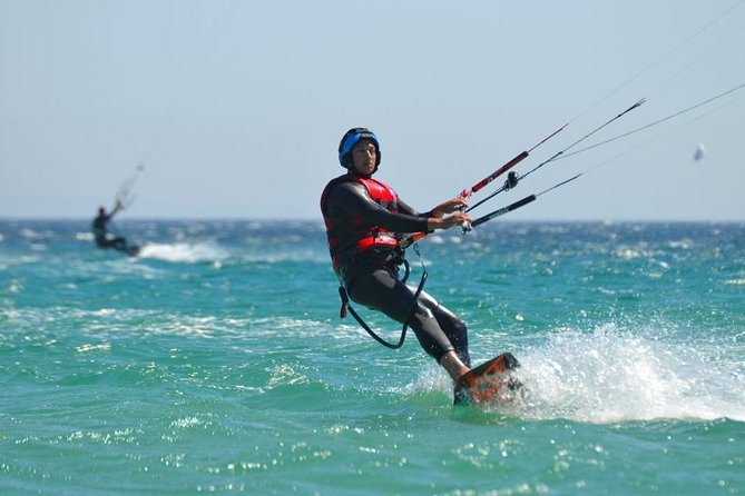 Private kiteboarding lessons in Tarifa (adapted to every level) - How the beach setting affects the experience