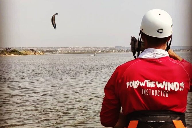 Private Kitesurf Lesson in Lo Stagnone Sicily - Learning the kite before entering the water