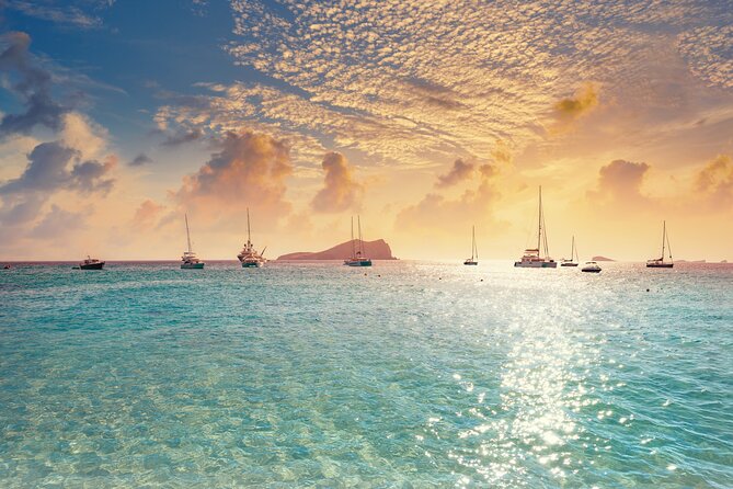 Private Mediterranean classic boat with Paddle boards+Snorkelling - Choosing between four hours, eight hours, and sunset