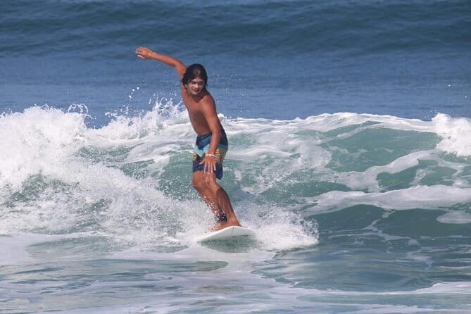 Private Surfing Lesson Bali - The first 20 minutes: learning to stay safe