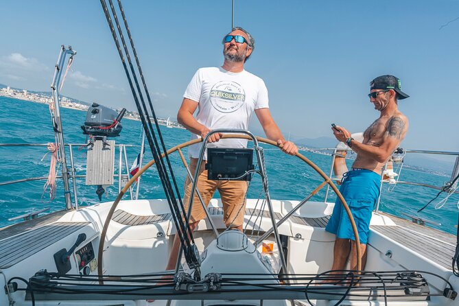Private tour on a sailboat Swim and stand up paddle Antibes cape - Group size, comfort, and family fit