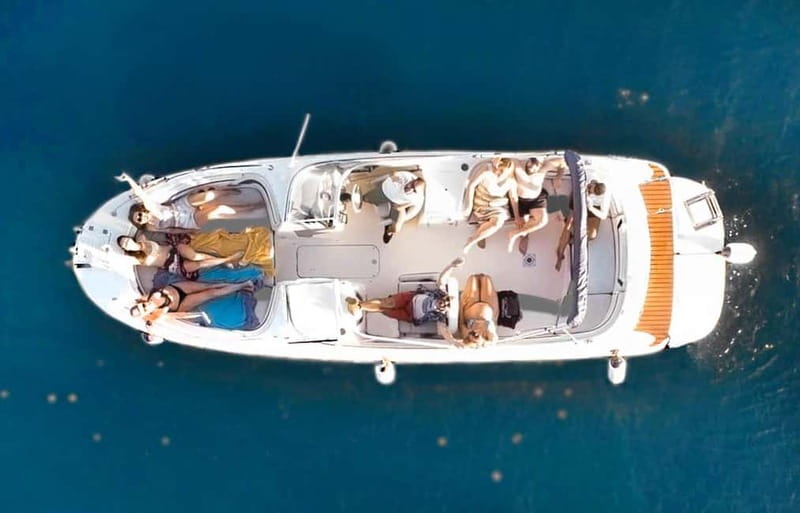 Puerto Banús: Floky Boat Cruise with Snorkeling & Paddle SUP - The 8-Meter Boat and Where You Will Sit