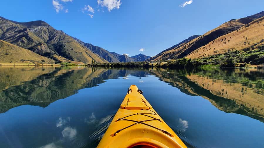 Queenstown: Kayaking or SUP Experience on Moke Lake - Mountain views and possible wildlife
