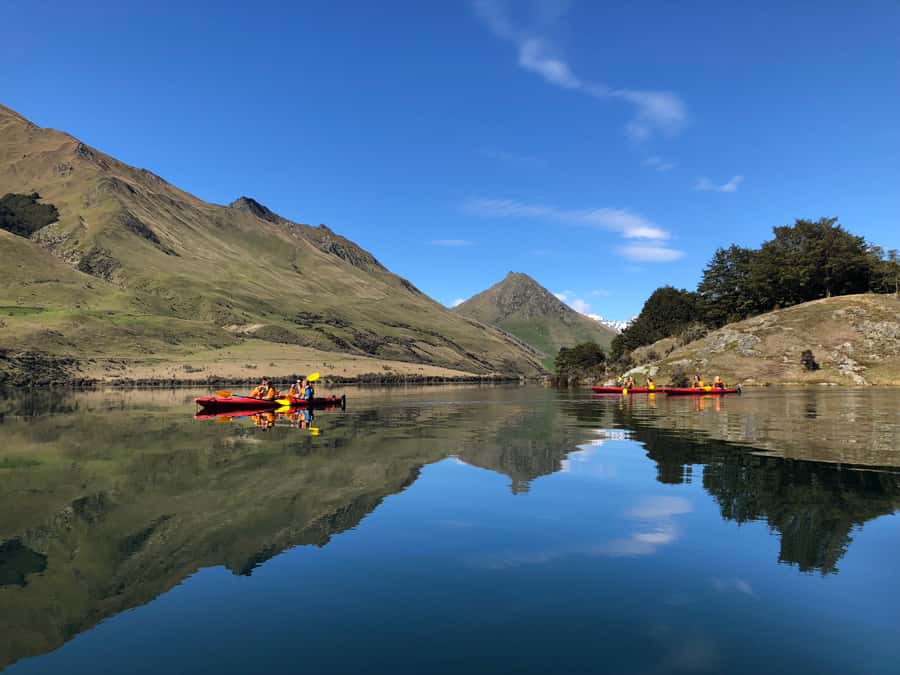 Queenstown: Kayaking or SUP Experience on Moke Lake - Who will enjoy this most