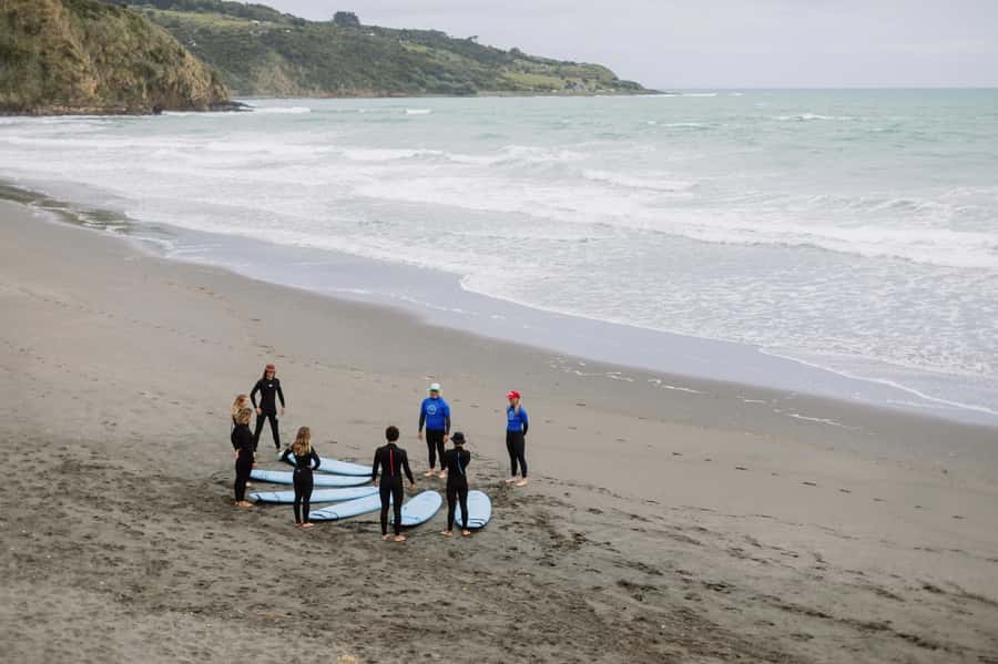 Raglan: 2 Day Surf Lesson & Rental Package - Day two: practice with your own rented gear