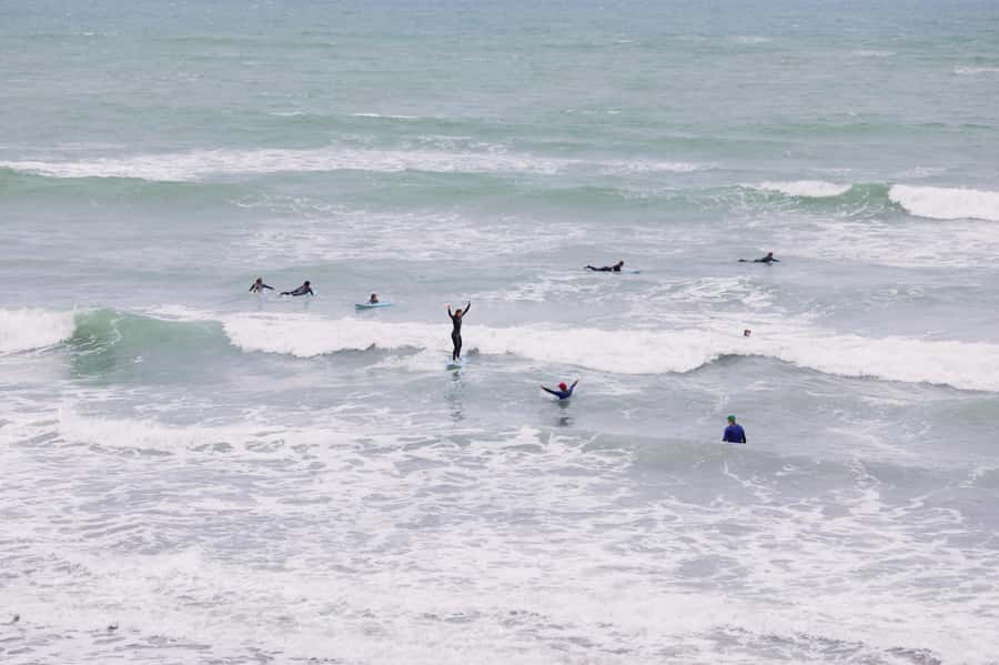 Raglan: 2 Day Surf Lesson & Rental Package - Who should book this package