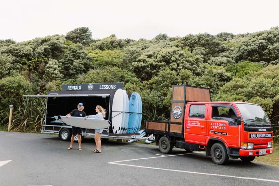 Raglan: 3 Day Surf Lesson Package - Equipment, clothing, and what you need to bring