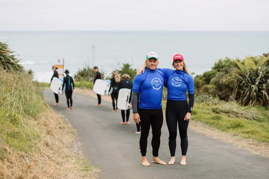 Raglan: Group Surf Lesson - Learning to paddle and stand up
