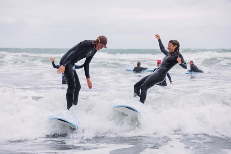 Raglan: Private Surf lesson 2:1 - Getting fitted with a wetsuit and board