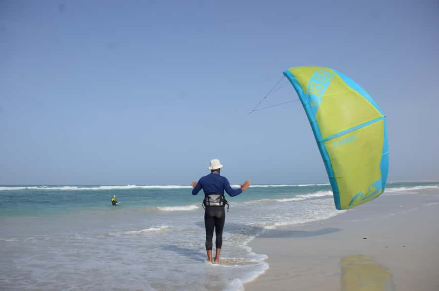 Sal: Kitesurfing Lessons - Meeting in Santa Maria and getting ready