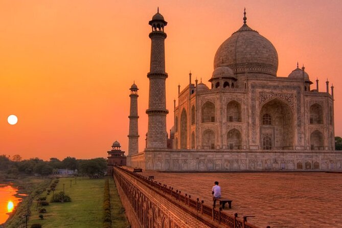Same Day Agra Tour from Delhi by surface - Seeing the Taj Mahal with a local guide