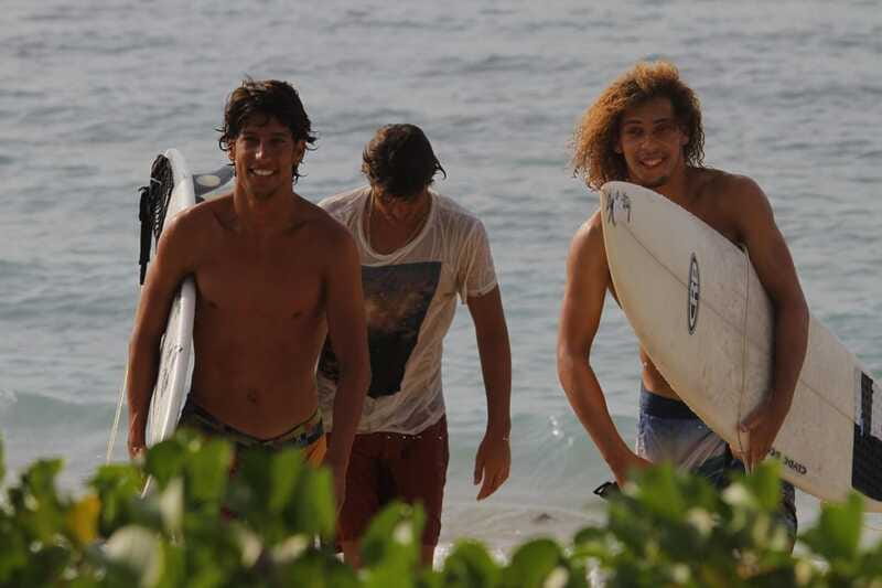 Sayulita: La Lancha Beach, Sunset Surfing Lesson - A small-group lesson with room for feedback