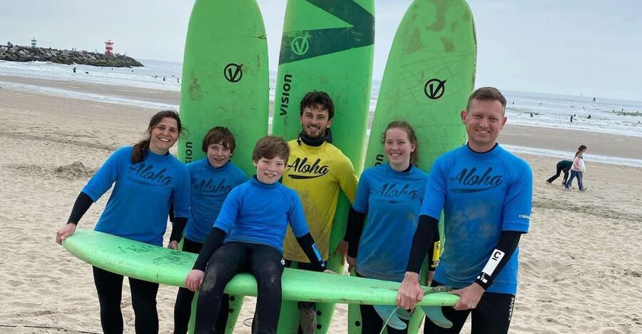 Scheveningen Beach: 1,5 hour Surf experience for families - Starting at Aloha Surf on Scheveningen Beach