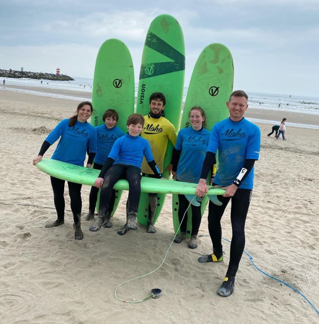 Scheveningen Beach: 1,5 hour Surf experience for families - Learning the basics before catching waves