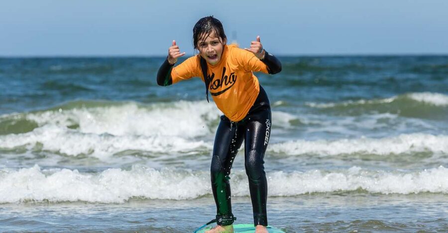 Scheveningen Beach: 1,5-Hour Surf Experience for kids - A first surf lesson on Scheveningen Beach