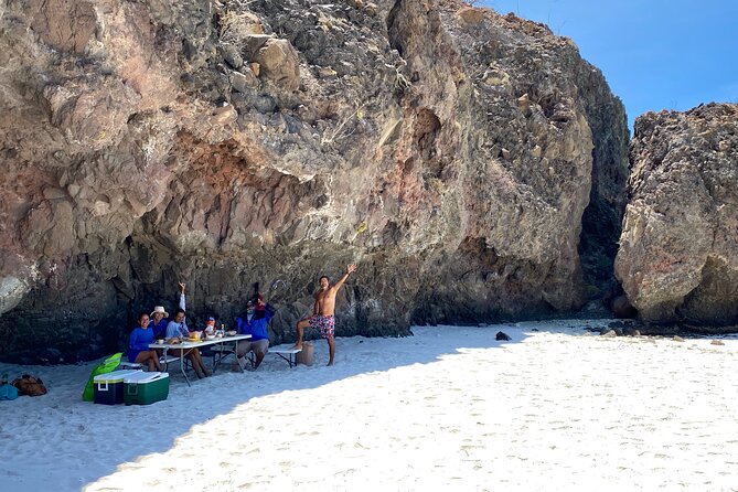 Sea Lions & Mega-Paddleboard Tour in Balandra - Reaching Balandra by boat