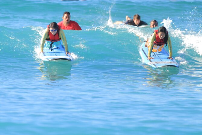 Semi-Private Surf Lesson for 2 or 3 people on Waikiki Beach - A maximum-four format that gives you useful feedback