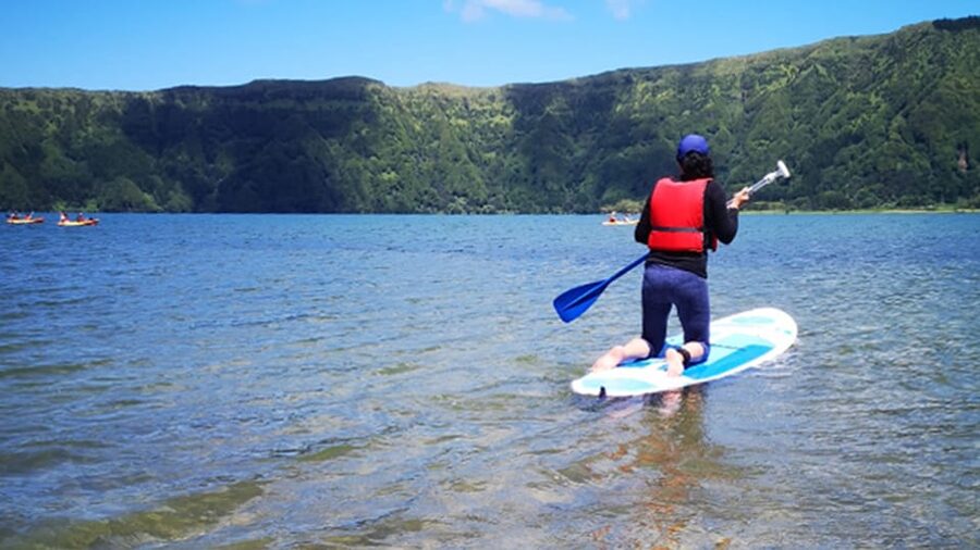 Sete Cidades: Paddle Board Rental - What makes the lake setting special