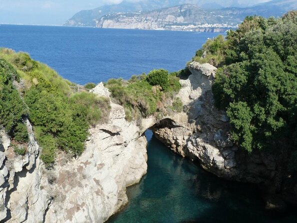Small group paddle boarding tour to Bagni Regina Giovanna - Why Bagni Regina Giovanna is best seen from the water