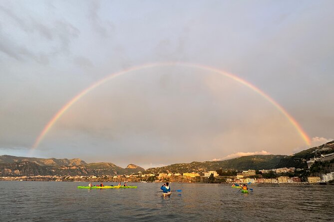 Sorrento Coastline Kayak Tour and Free 1h Stand Up Paddleboarding - Paddling the Sorrento coastline