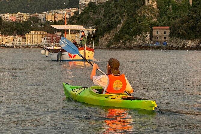 Sorrento Coastline Kayak Tour and Free 1h Stand Up Paddleboarding - Who will enjoy this most?