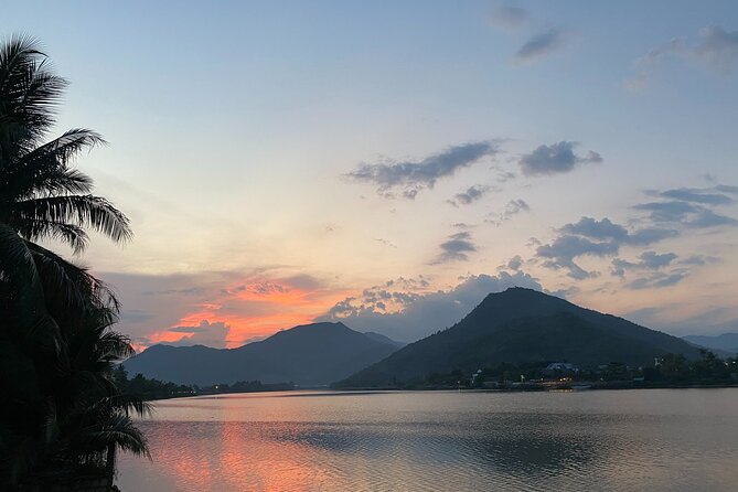 Stand Up Paddle Boarding and Sunset Watching on Cai River - Practical planning for the afternoon
