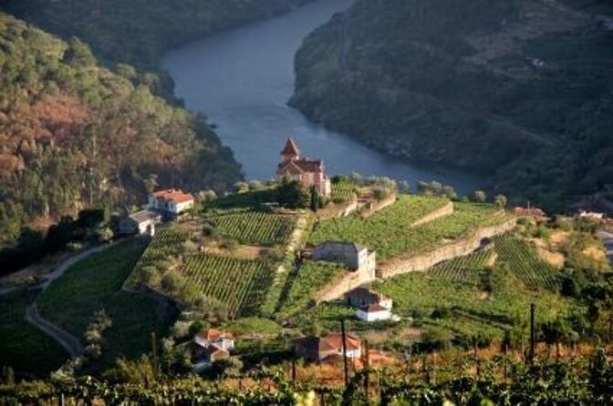 Stand Up Paddle discovering desert beaches of Douro River - Pick Up included - Key points at a glance