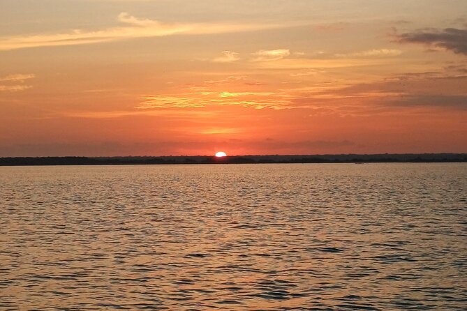 Sunrise on Paddleboard with breakfast in the lagoon of 7 colors - Who will enjoy this morning most?