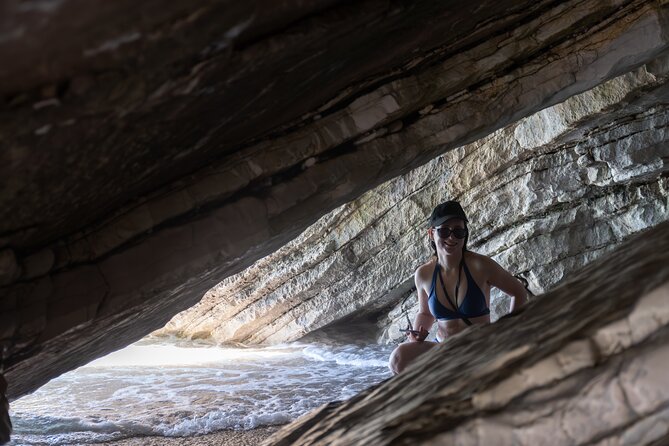 Sunset kayak/Sup tour - Lukova caves and Secret beaches - Swimming and sunset at the pink beach