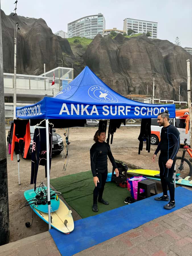 Surf experience Peru - Into the Water With Patient Coaching