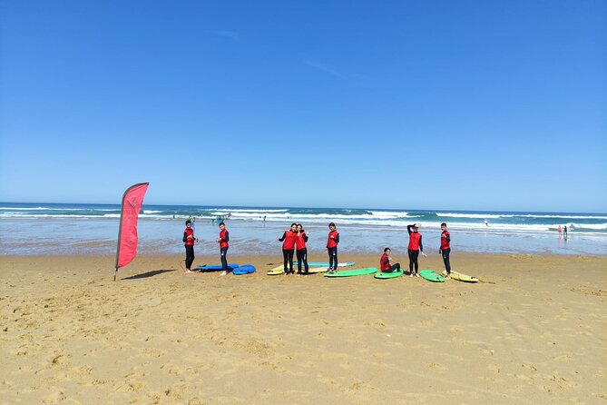 Surf lesson 1h30 South of Messanges - Getting fitted with the right equipment