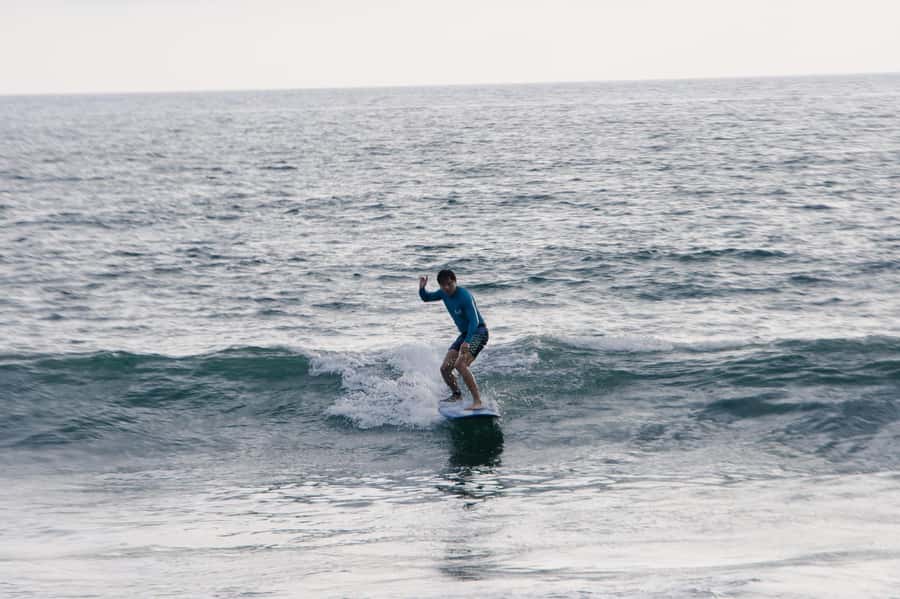 Surf lesson in Batu Bolong Canggu with certified instructor - The first lesson happens on the sand