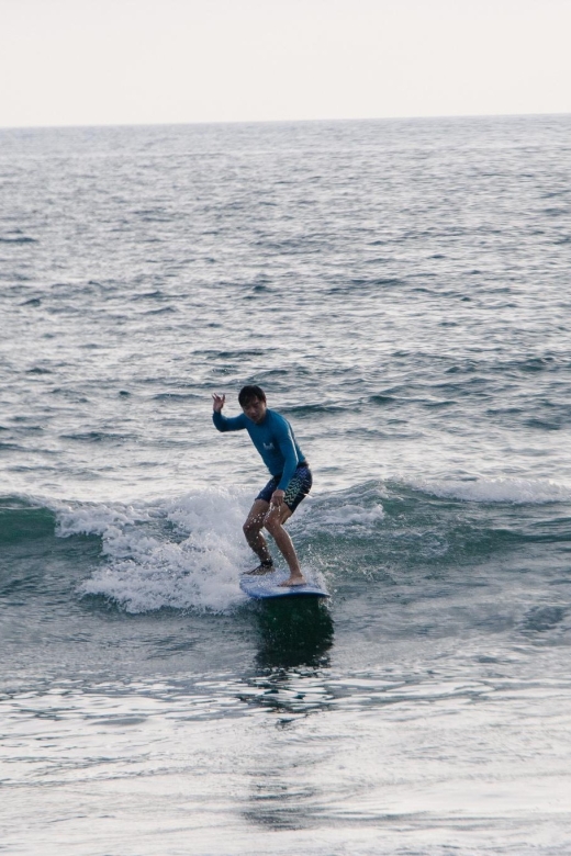 Surf lesson in Batu Bolong Canggu with certified instructor - Booking flexibility and practical planning