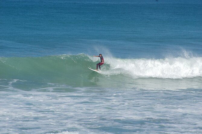 Surf lessons beginners in the Basque Country - The first stage: place, hazards, and currents