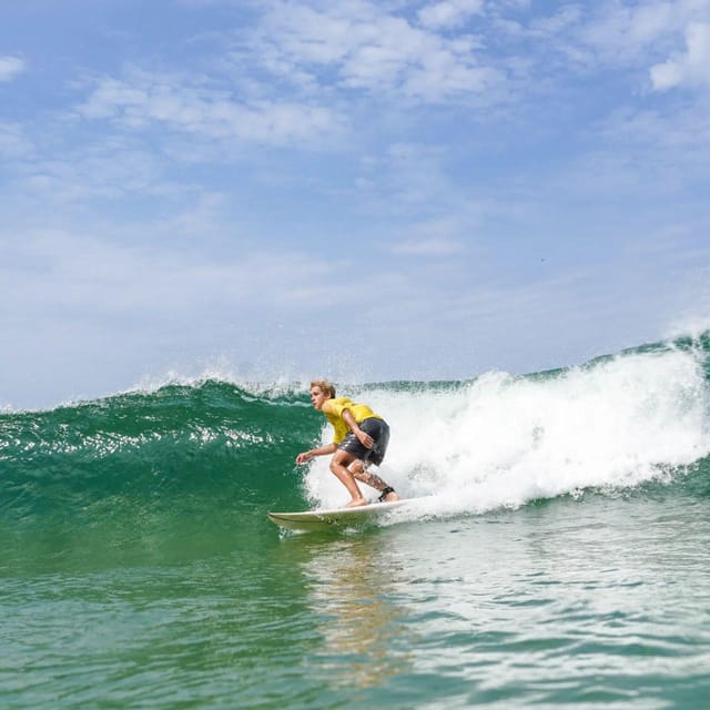 Surf lessons: in Arpoador in Ipanema. - Weather and sea conditions can change the plan