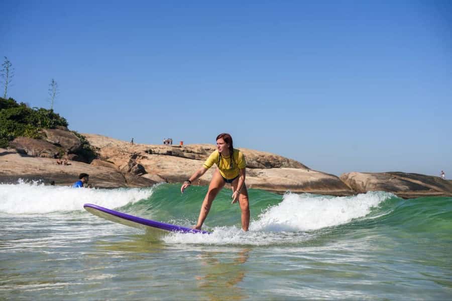 Surf lessons: in Arpoador in Ipanema. - What happens during the one-hour lesson