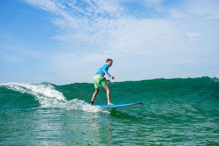 Surf lessons with local instructors in Copacabana/ipanema! - Private or group instruction