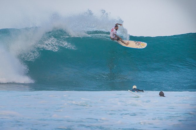 Surf with the Pros - Why Kahaluu Beach Is a Smart Place to Start