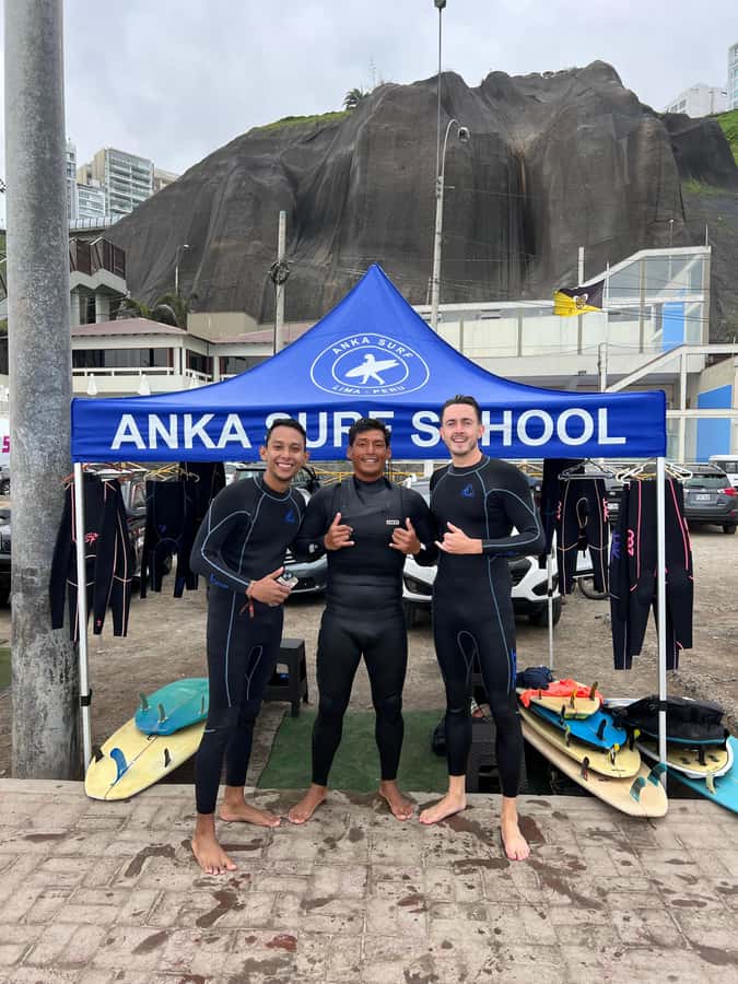 Surfing experience in Lima - Starting at Miraflores beach