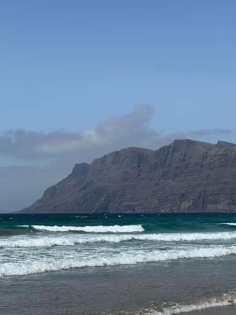 Surfing in Famara: 2 hours of pure excitement and nature - Key points about surfing at Famara