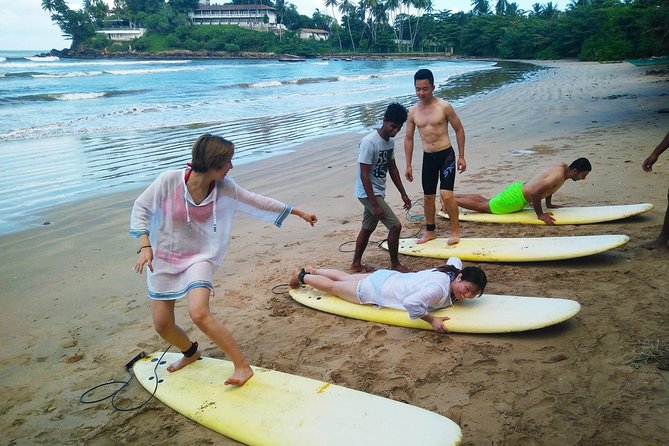 Surfing Lessons at Unawatuna - Why the shallow sandy break helps