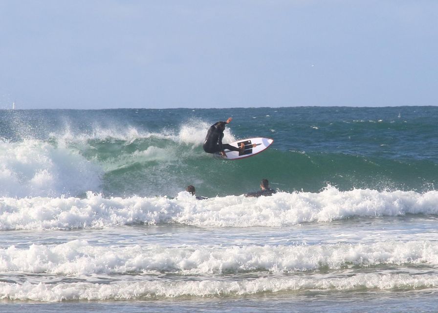 Surfing: Lessons & Guiding - Private attention or a social surf session