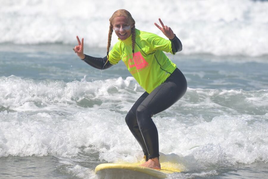 Taghazout: Beginner Surf Course with Free Session & Lunch - Choosing a surfboard and wetsuit