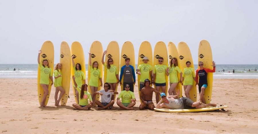 Taghazout: Beginner Surf Course with Free Session & Lunch - Small groups and local coaching