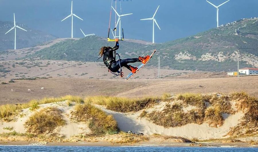 Tarifa: Kitesurfing Course with Certified Instructor - Private or semi-private: choosing the right format