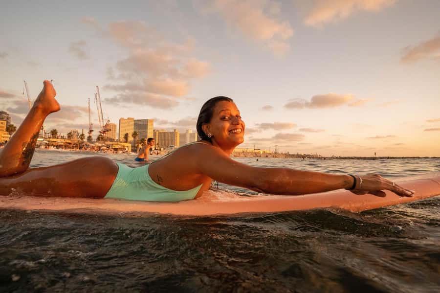 Tel Aviv: Professional Surfing Lessons at Beach Club TLV - The land lesson comes before the water