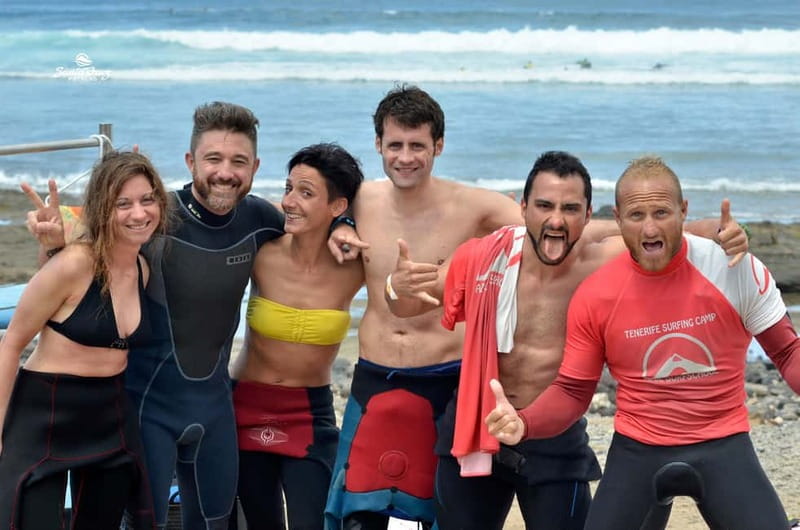Tenerife : clases de surf para principiantes y intermedios - Gearing up with the included equipment