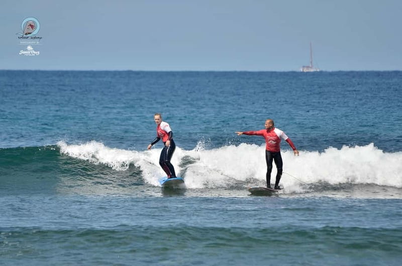 Tenerife : clases de surf para principiantes y intermedios - Thirty minutes of theory before the waves