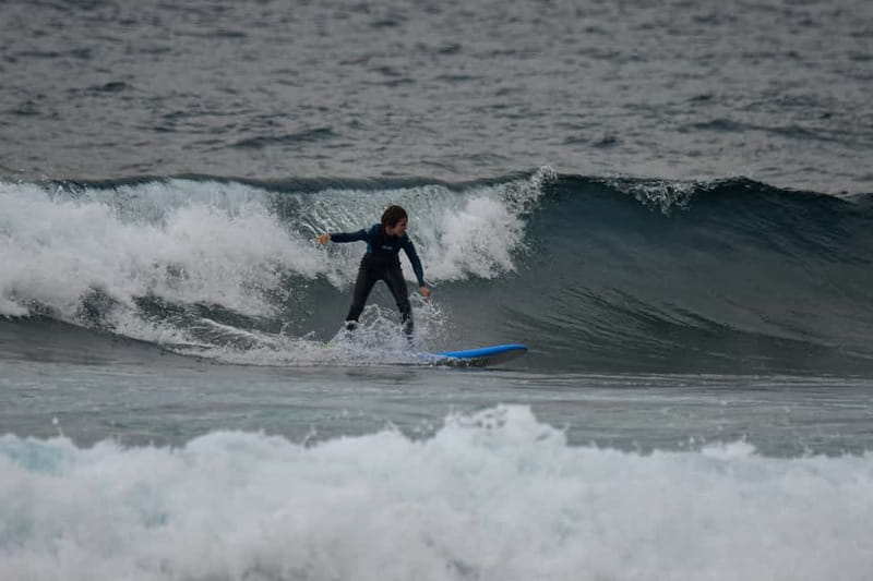 Tenerife / Playa de las Americas Surf lessons All levels - Meeting the school at Parque Santiago II